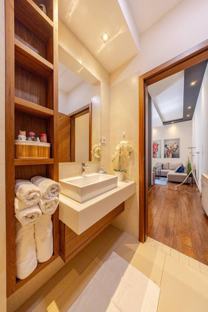 Lux Apartment In City Center เบลเกรด ภายนอก รูปภาพ